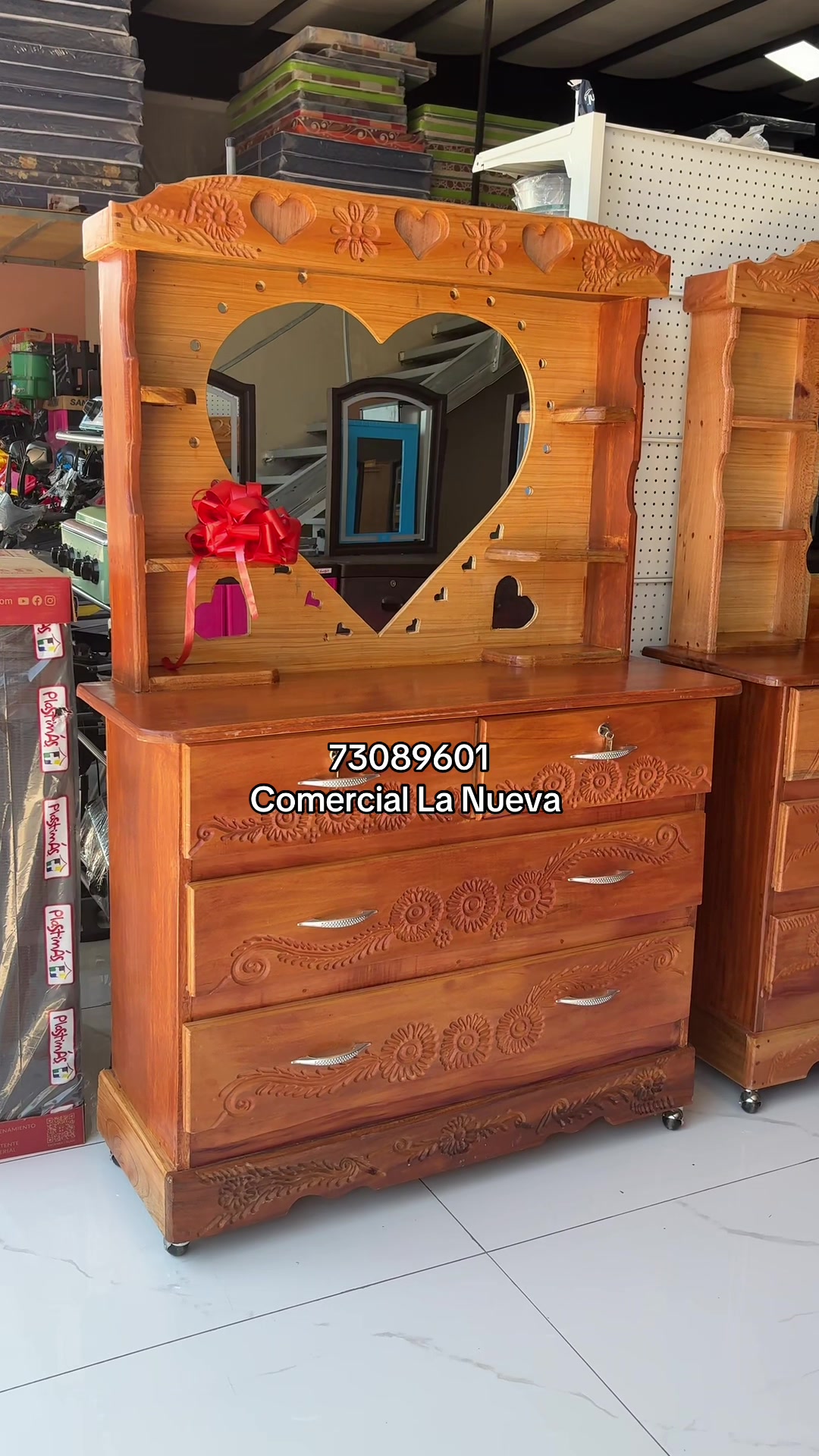 @comercial la nueva oficial1