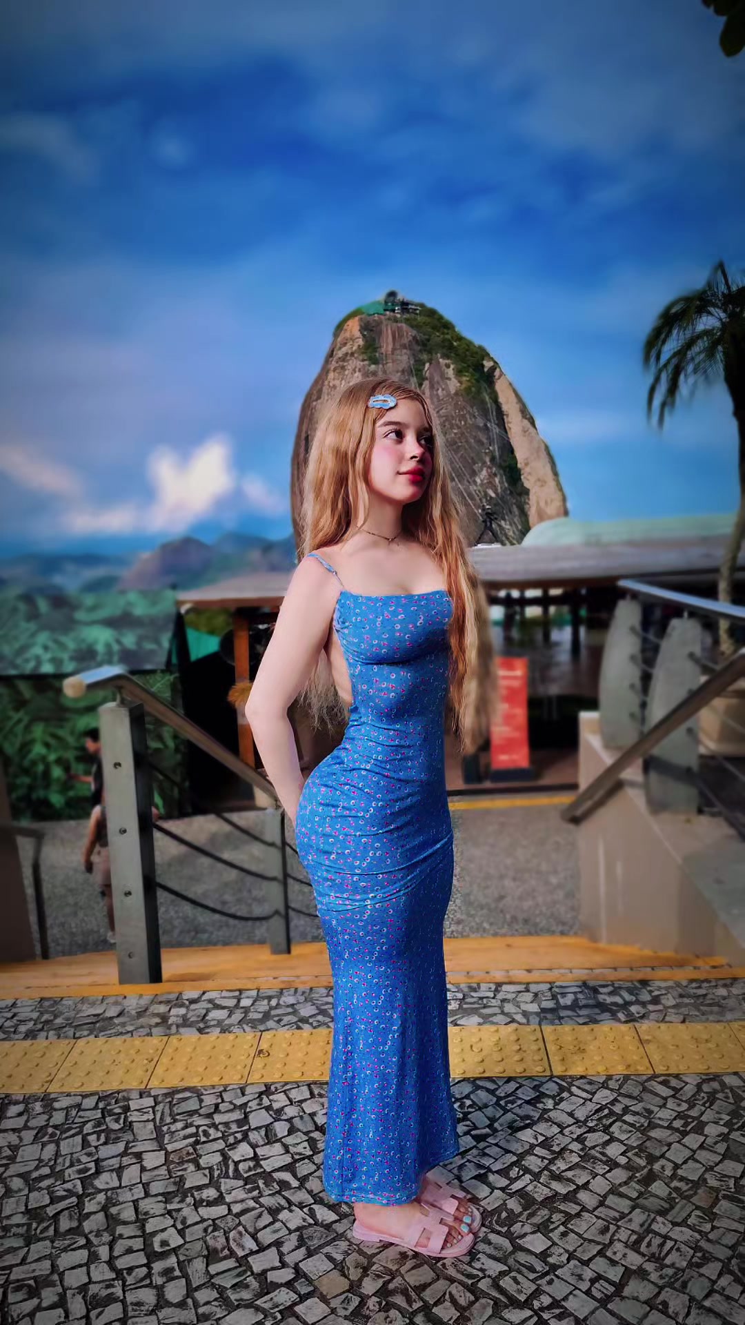 @Sarah Sophi Club