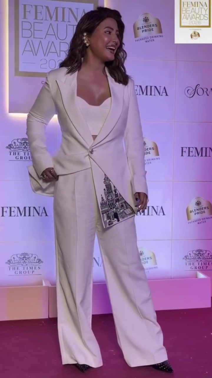 @Hina Khan 💎