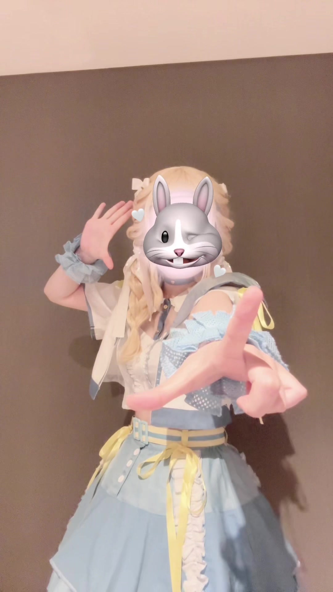 @こん