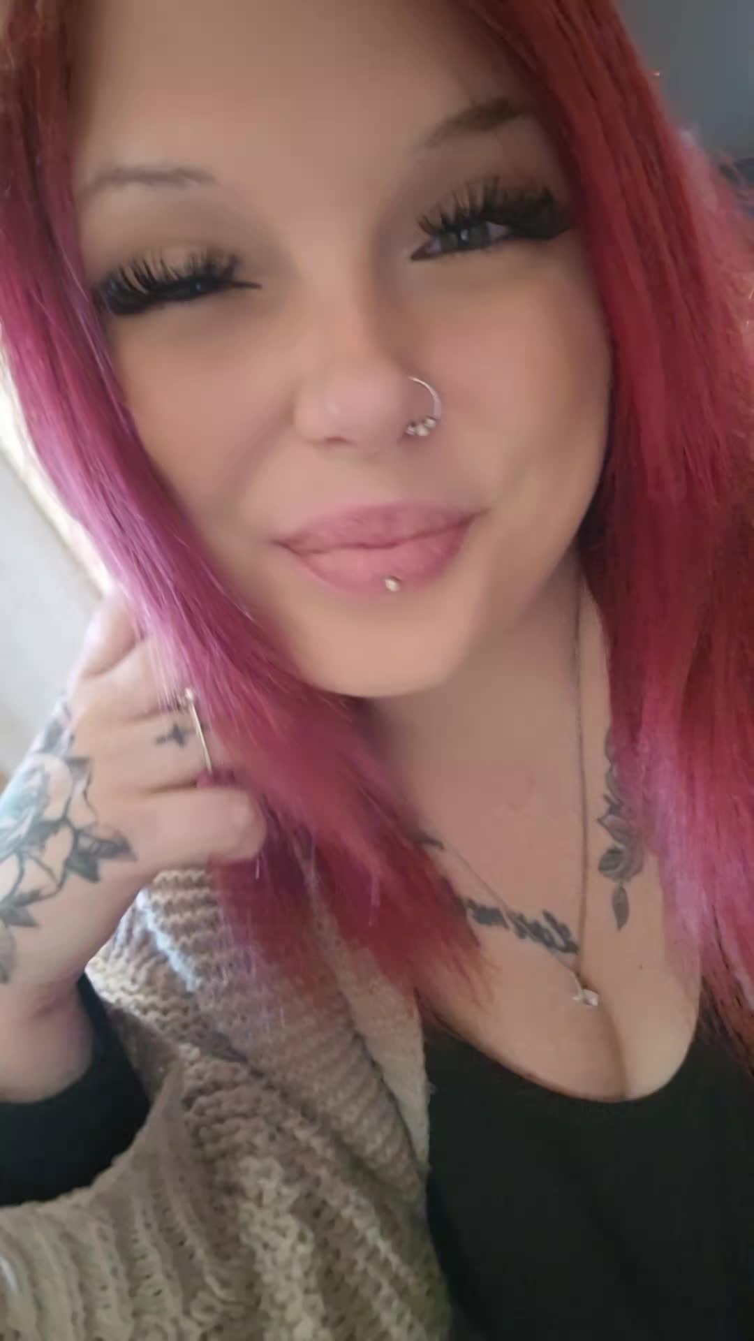 @Laraloooou 🦋🦦