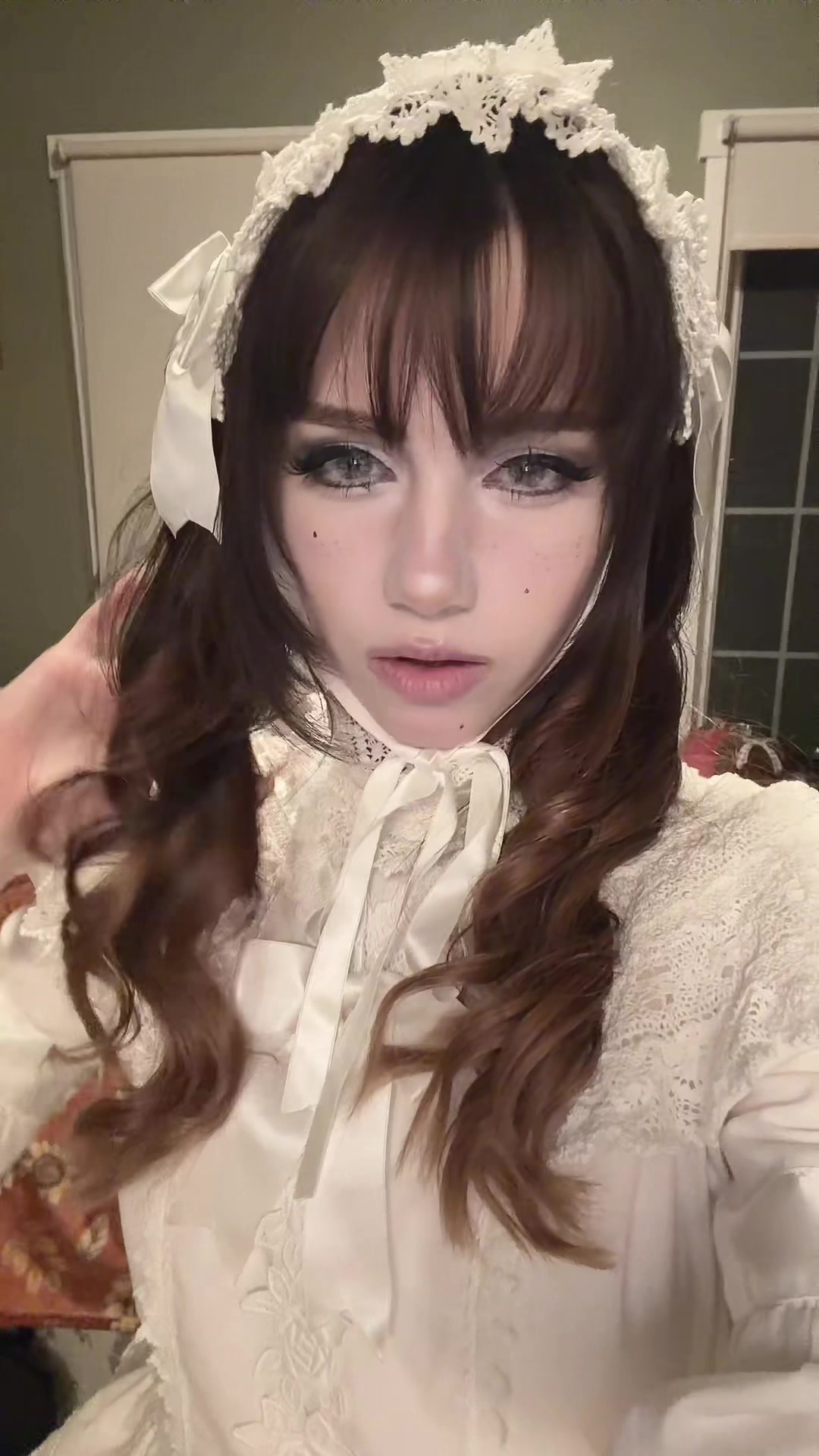 @anastasia (MAIN mewklekitty)