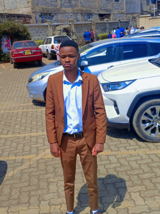 @📚ÕGÅRÓ_ISÀAC🇰🇪