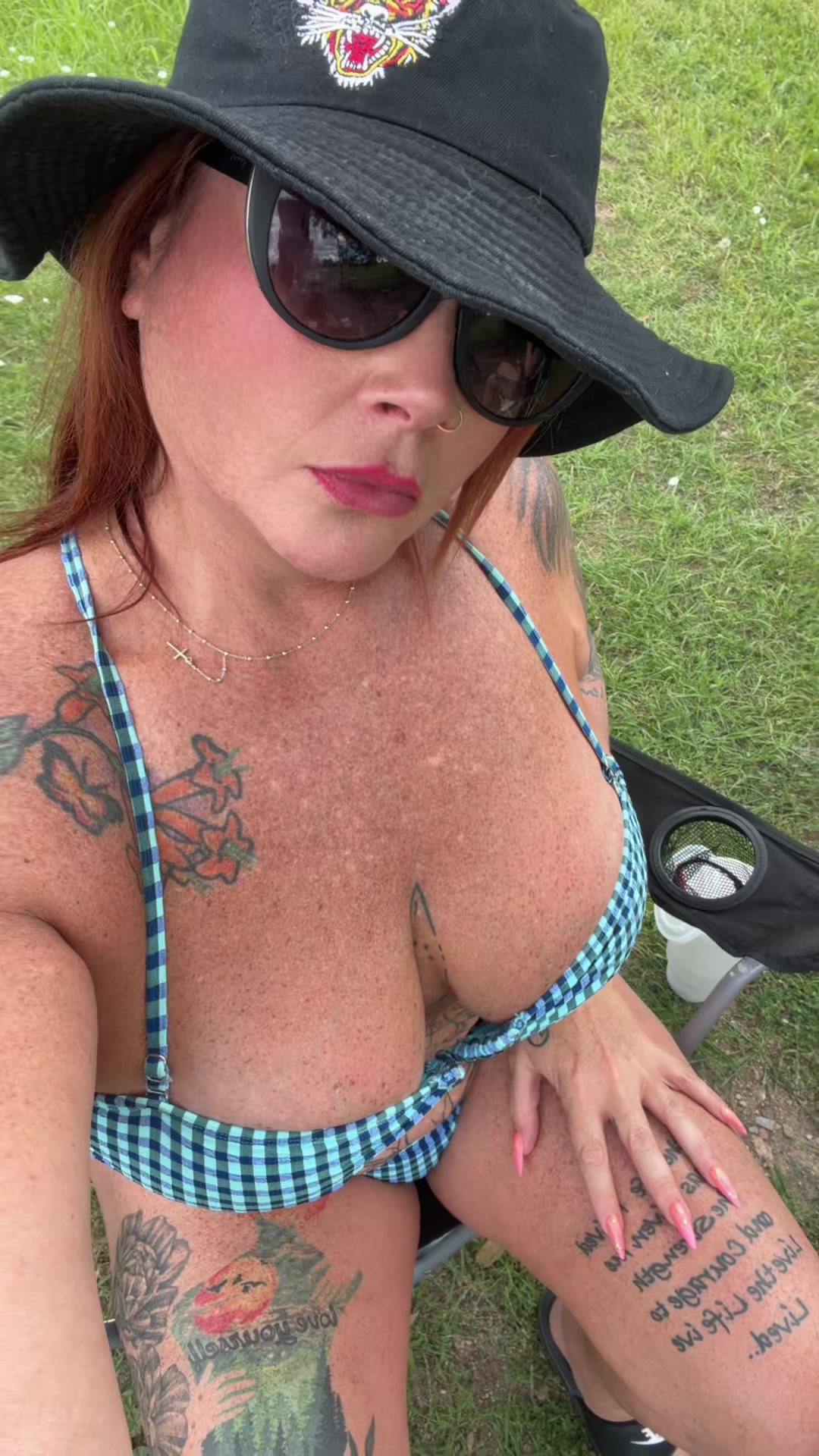 @Miss Honeysuckle