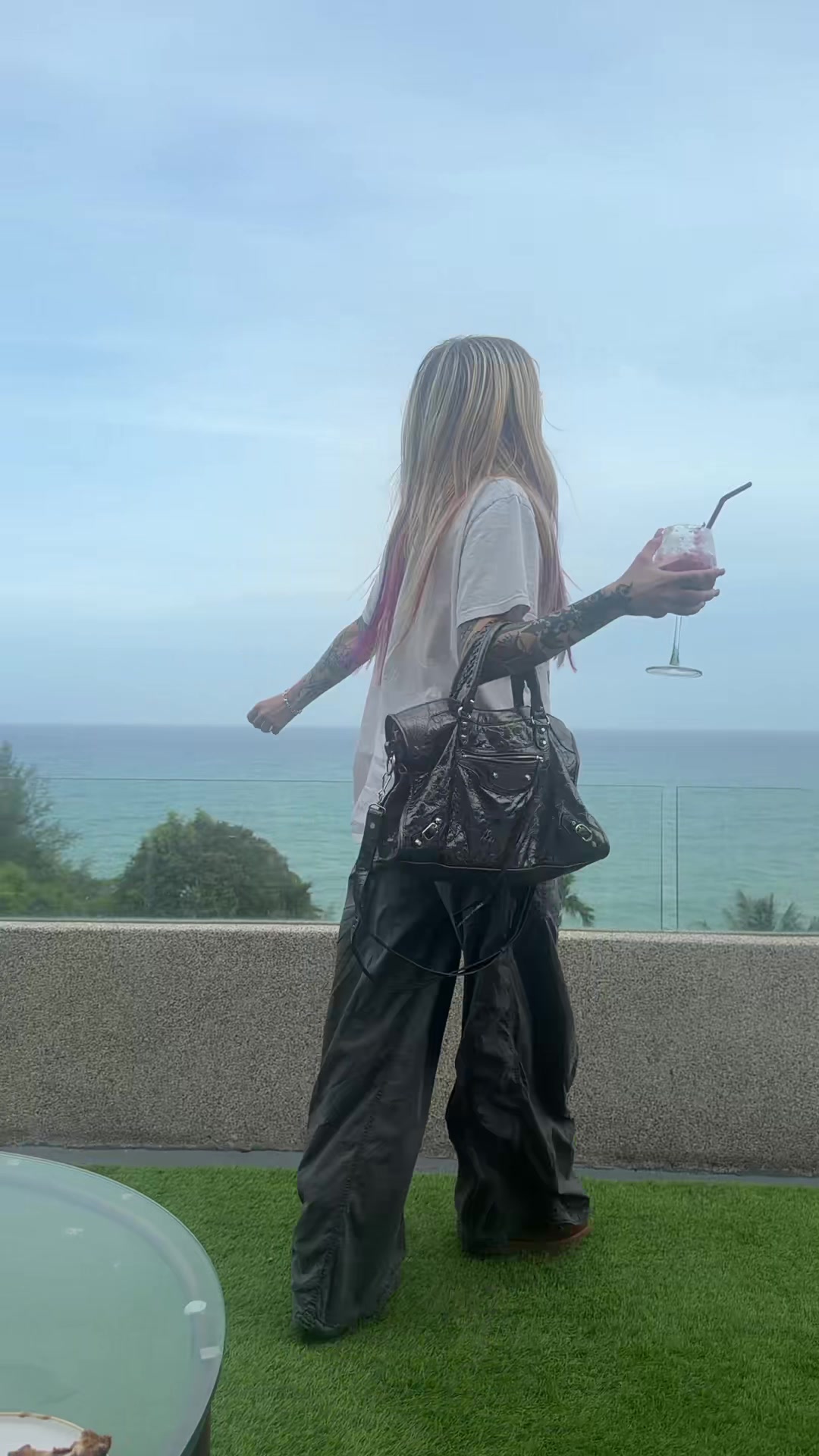 @comefricksloot