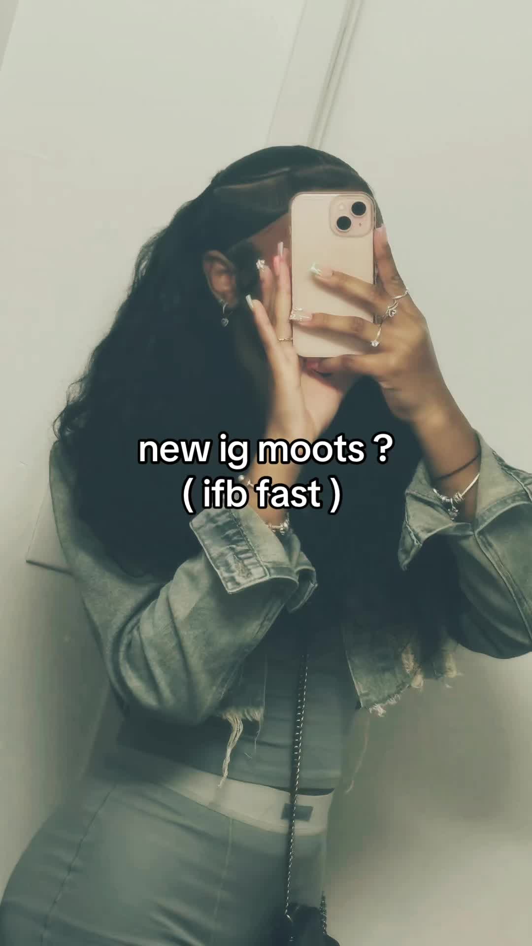 @ᥫ᭡.