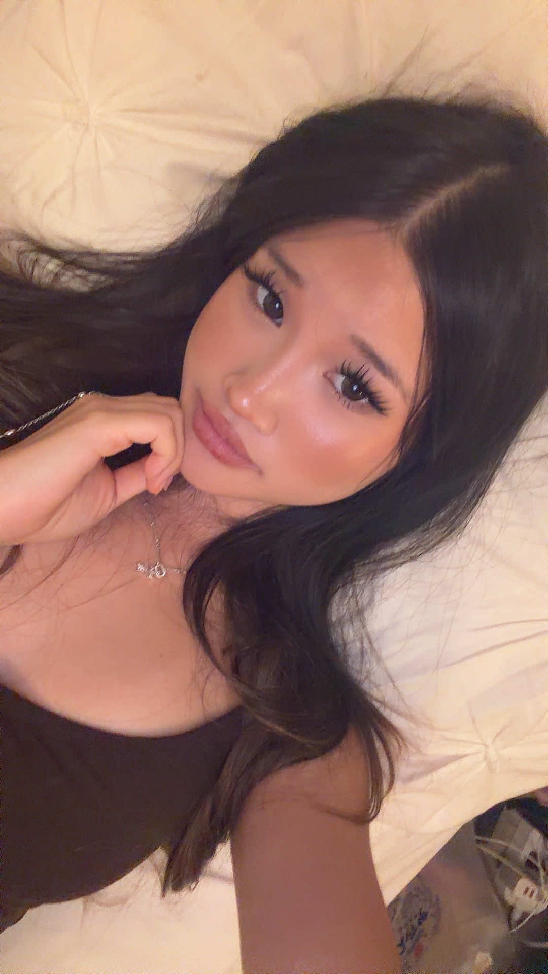 @isaqella