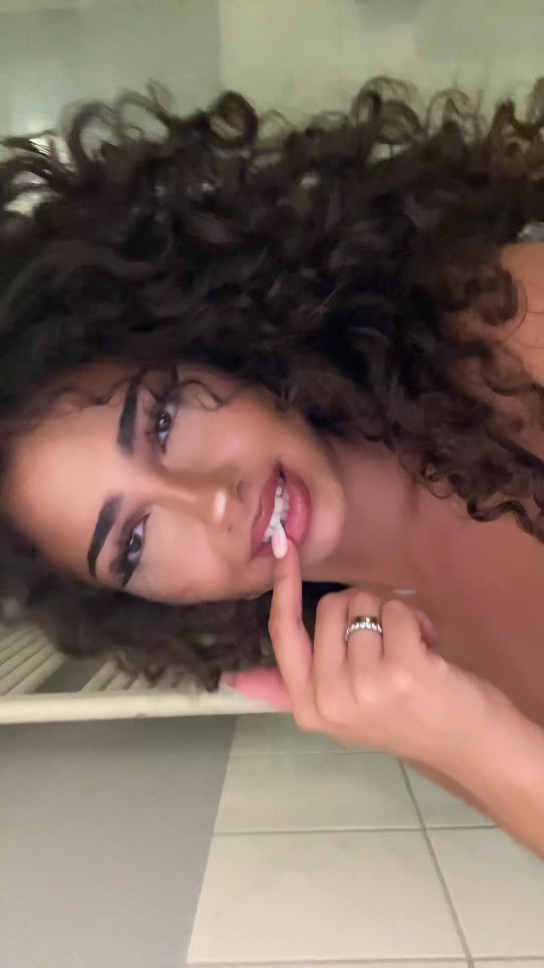 @Aischaa