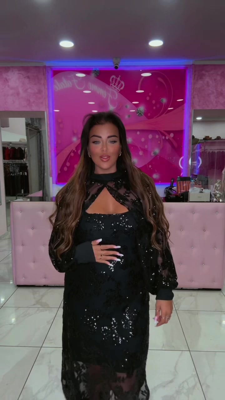 @femme.fatale.curvy