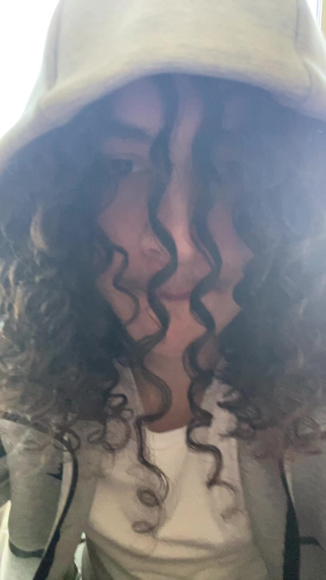 @Thraxr