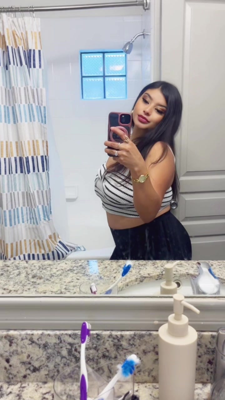 @AlexandraSelen_