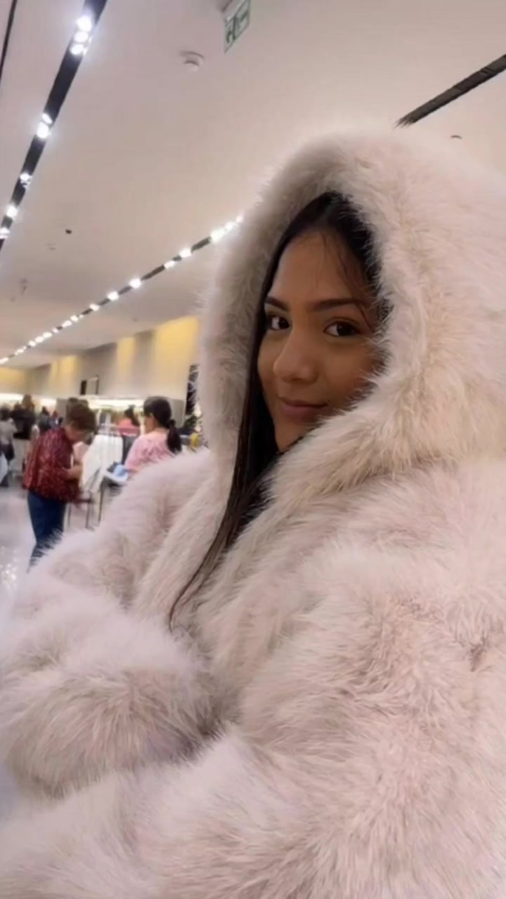 @Fur coat fans
