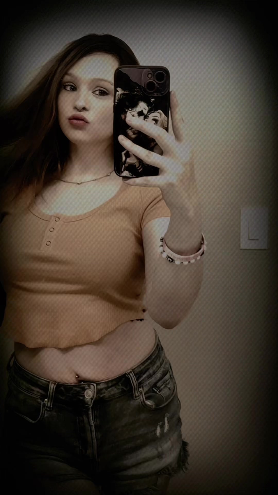 @Angel18