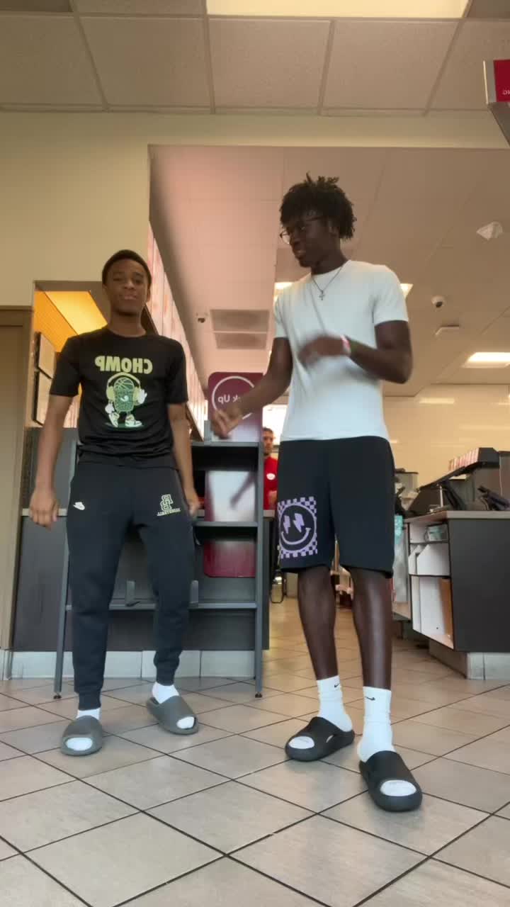 @Kam🌟