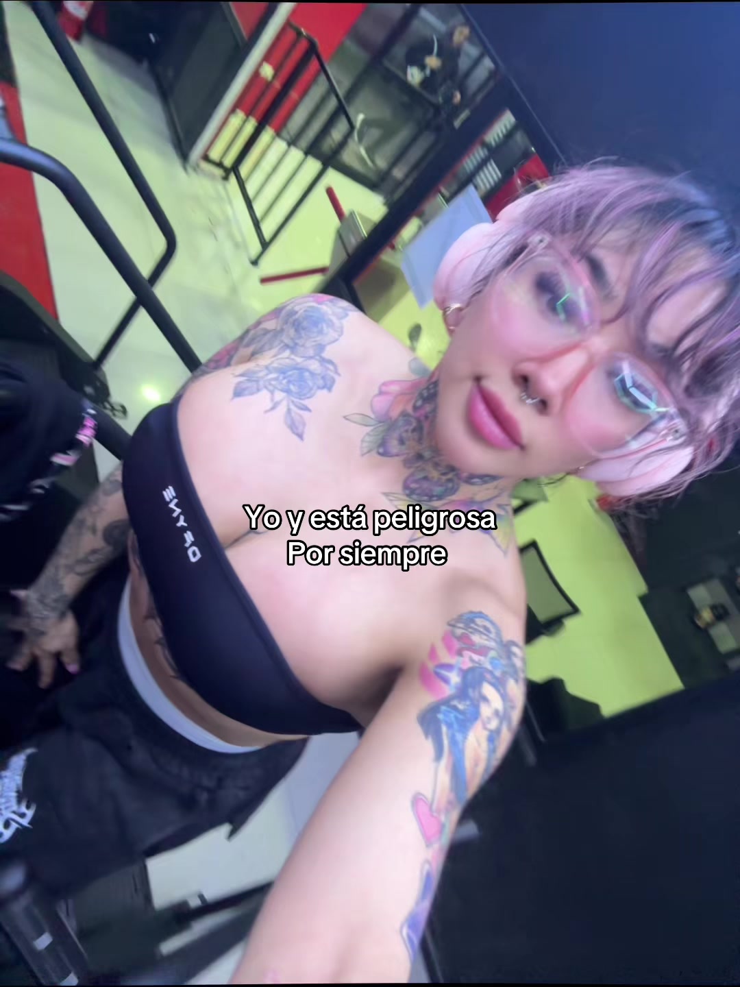 @Amandarossepinkfox
