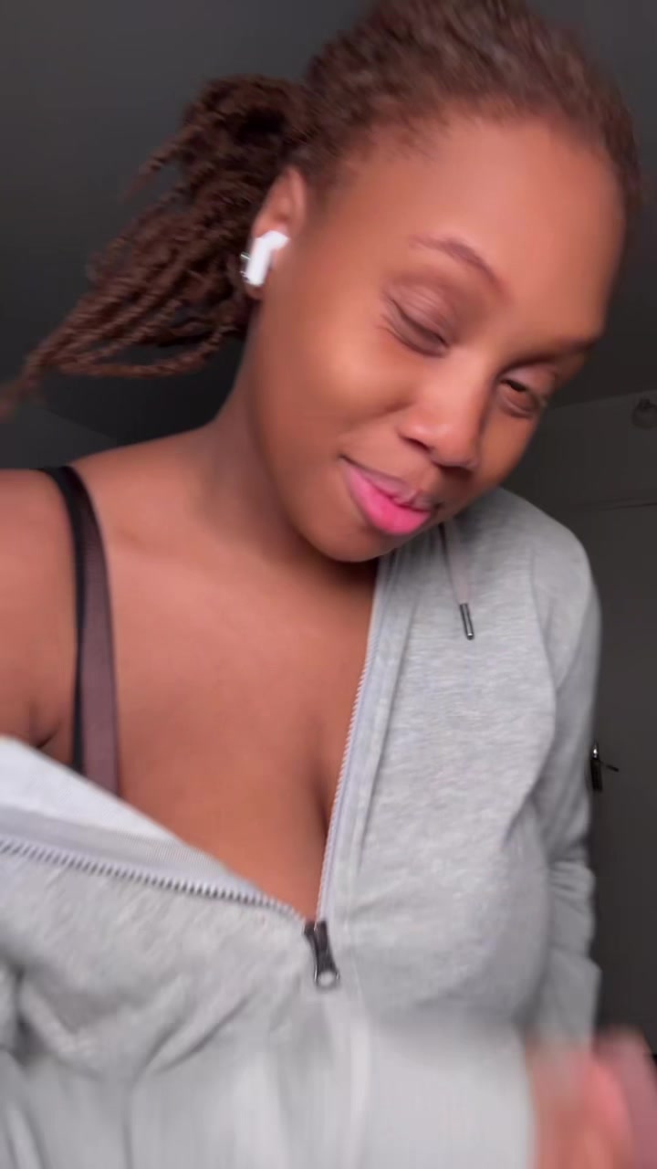 @Byqueenss 👑