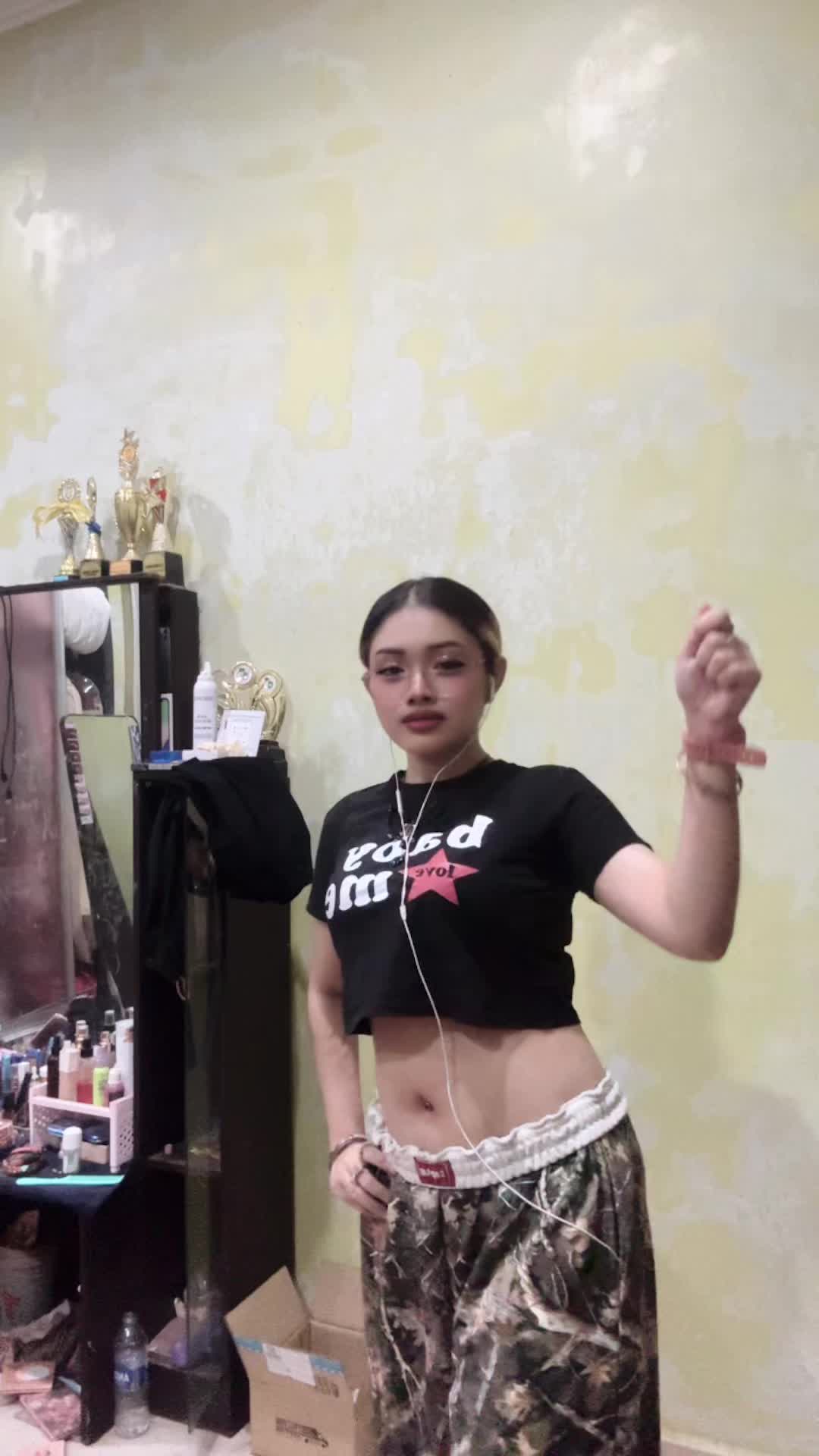 @Dëe