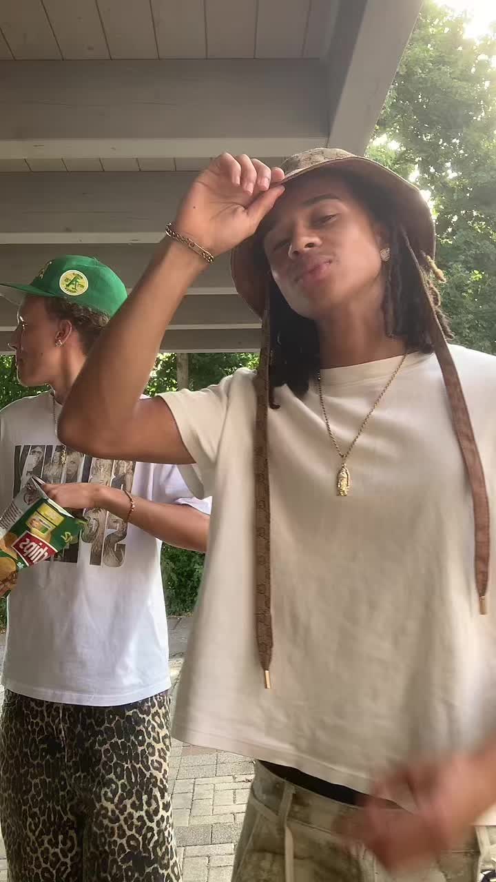 @Le MF🏝️