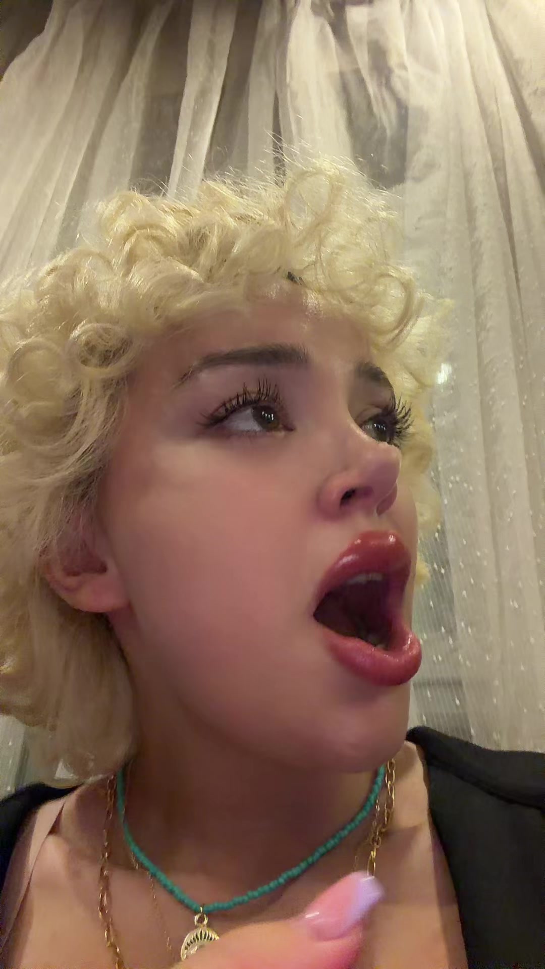 @mervepery