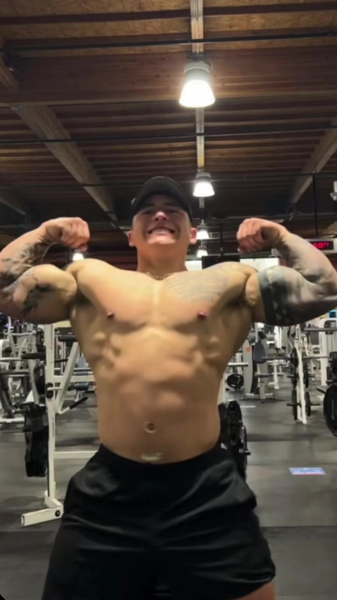 @GORILLA QUINN 🦍🇺🇸
