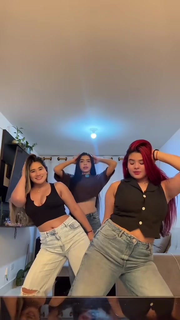 @Sara Velez🍒