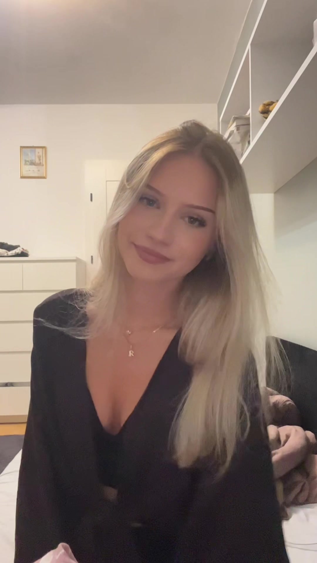 @𝐫