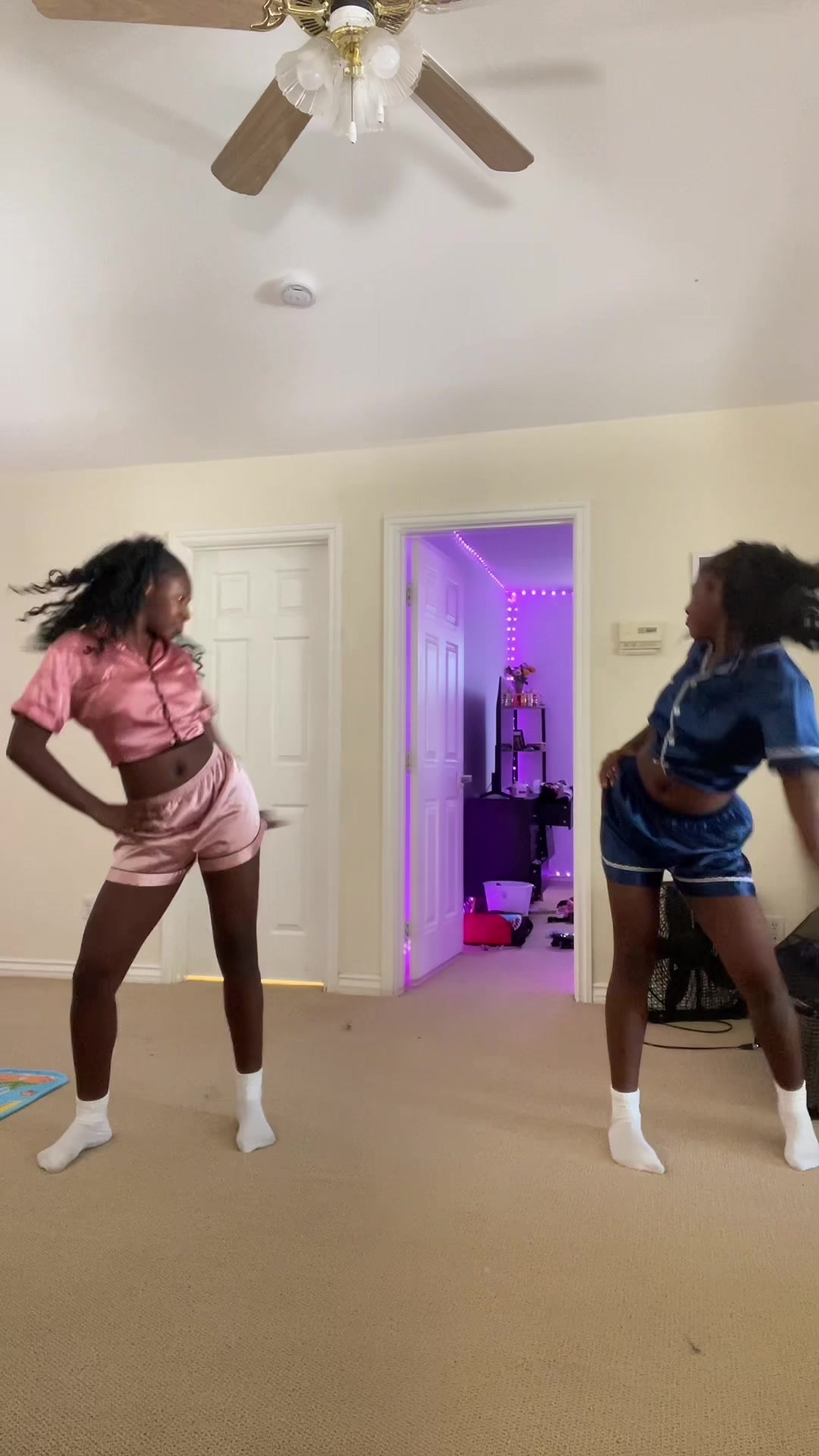 @_jsttaweirdoo_