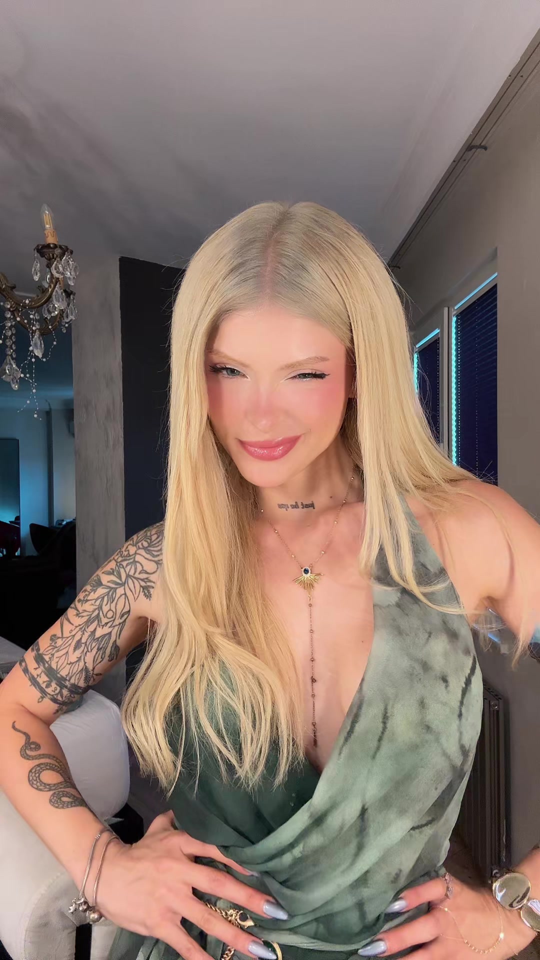 @Ayşegül