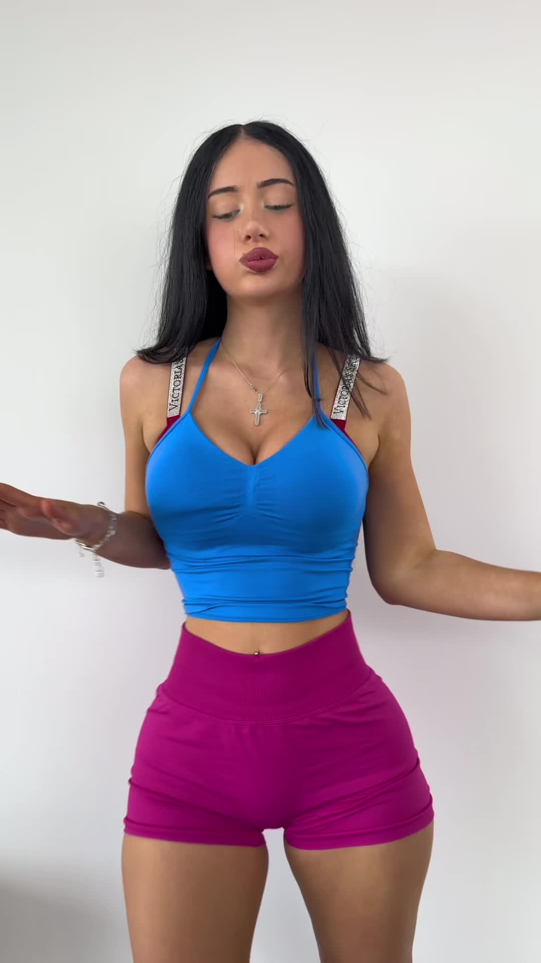 @lillyabellaa