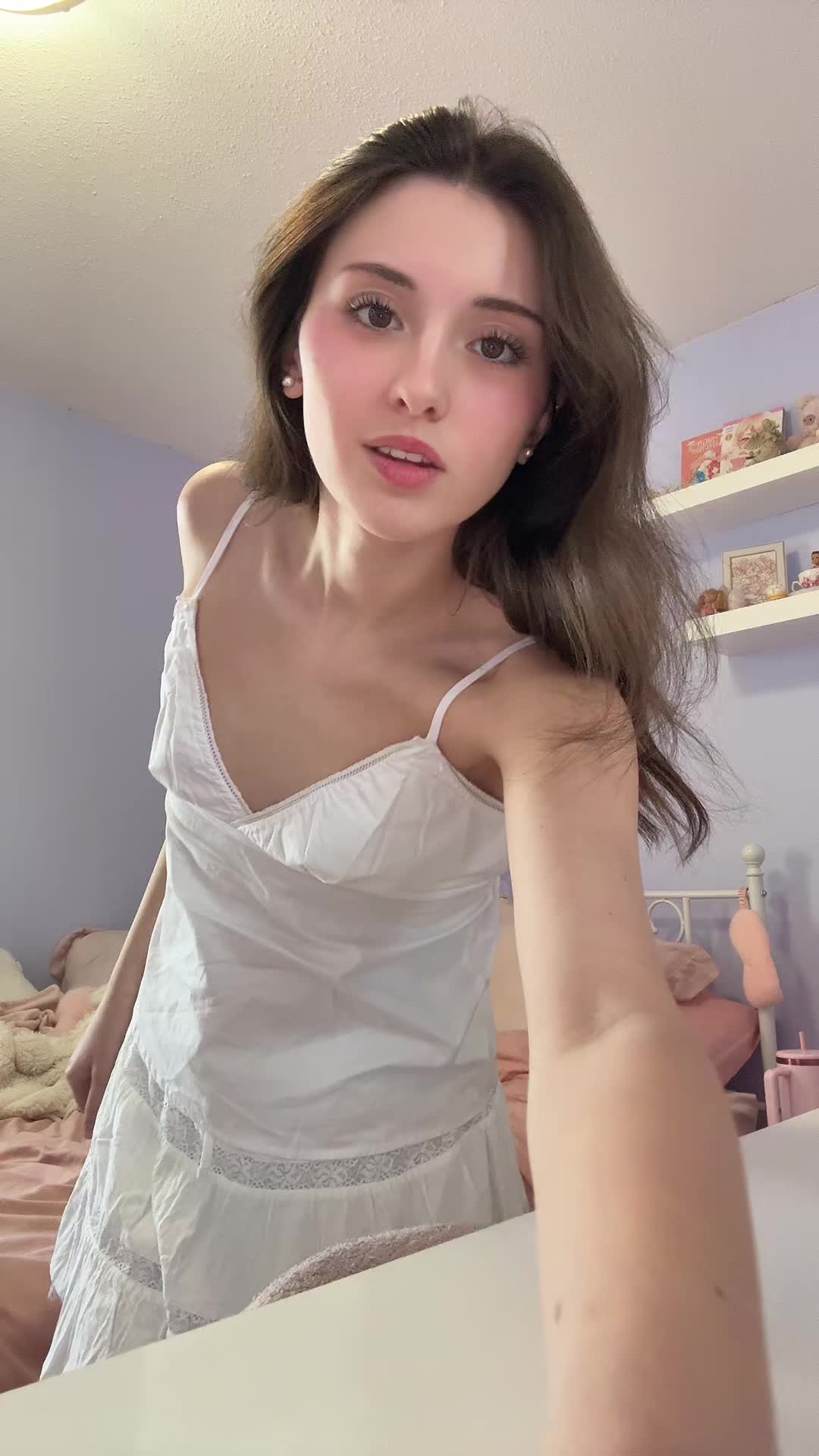 @🎀~ 𝑳𝒊𝒗𝒗𝒚 ~🎀