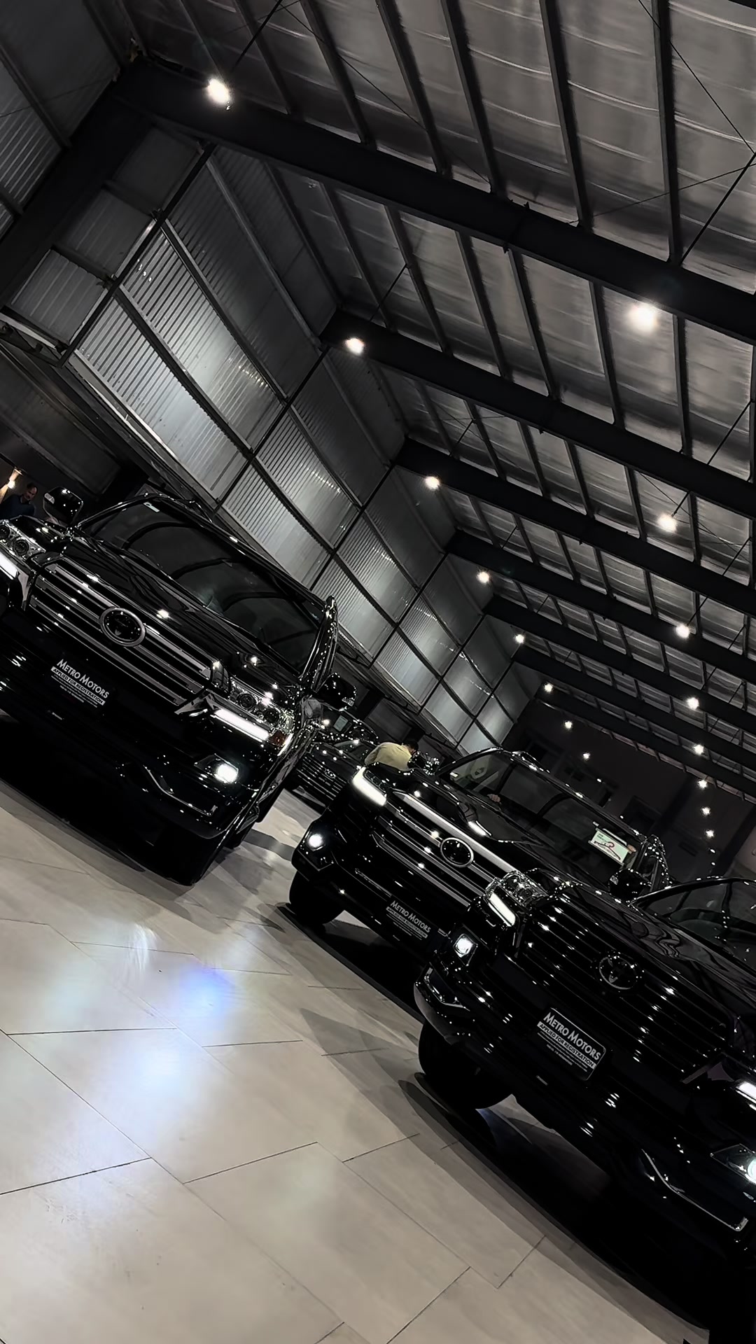 @METRO MOTORS
