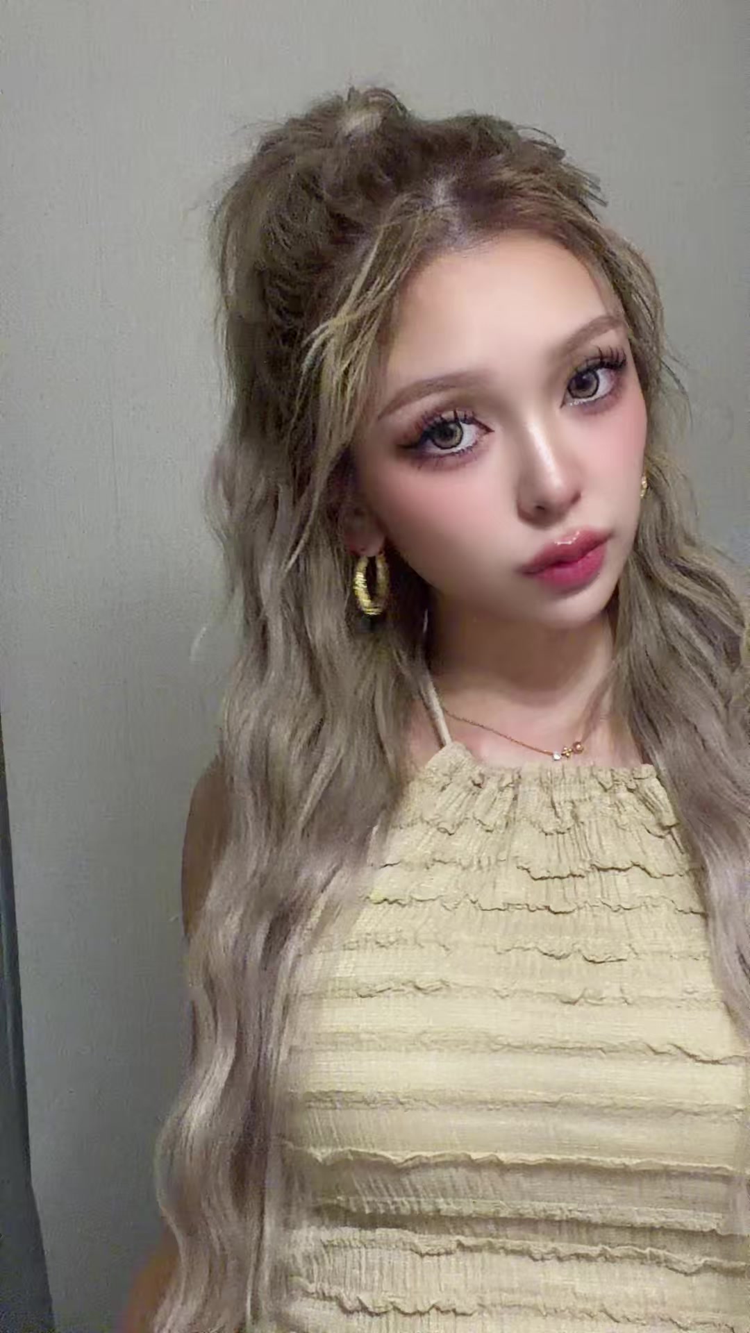 @マユ