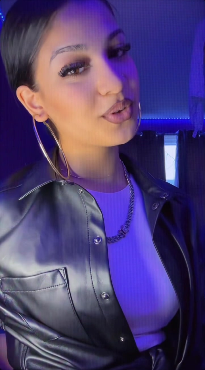 @𝓬𝓻𝓲𝓼𝓽𝓲𝓷𝓪🎀
