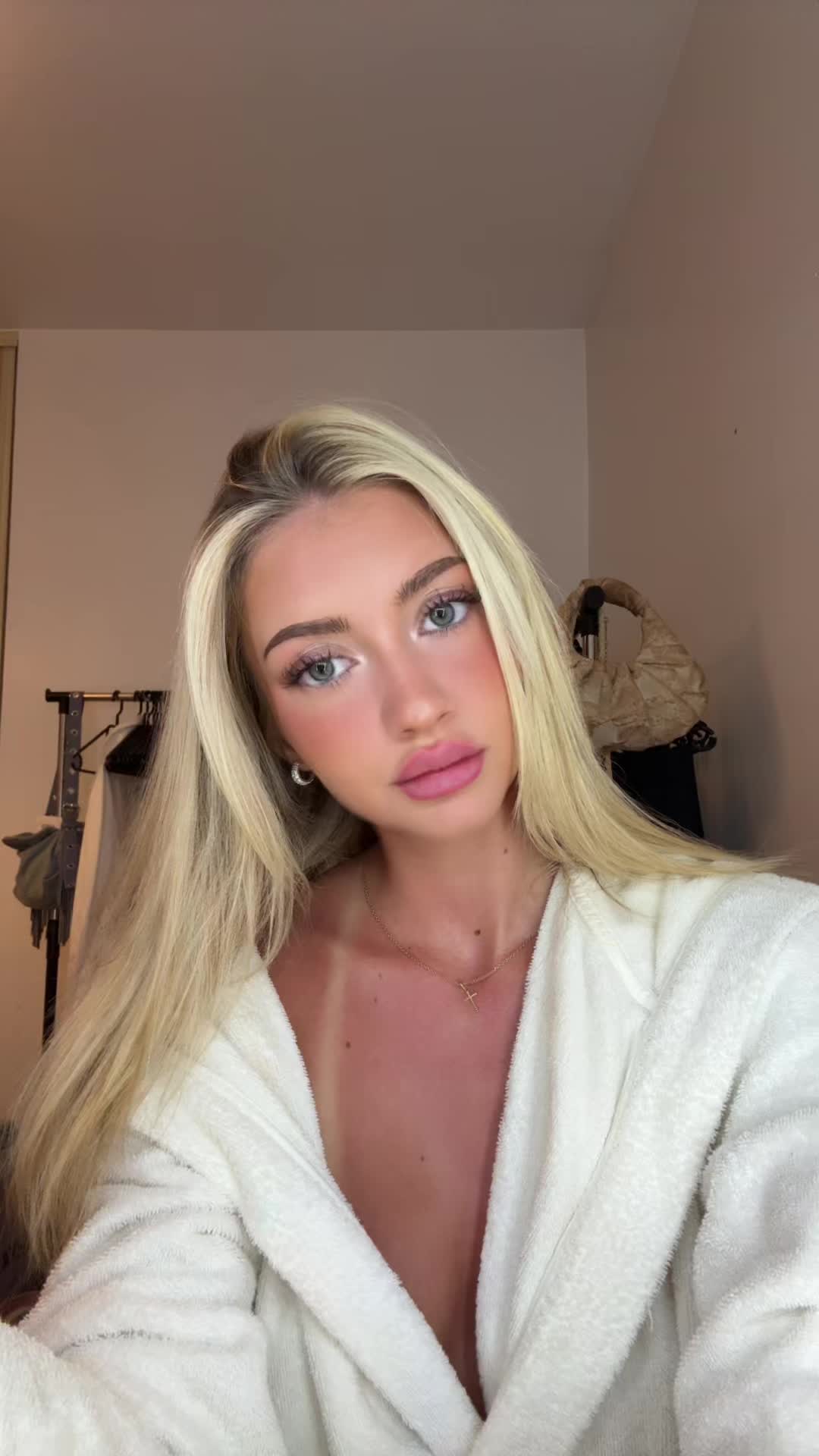 @L U C I E