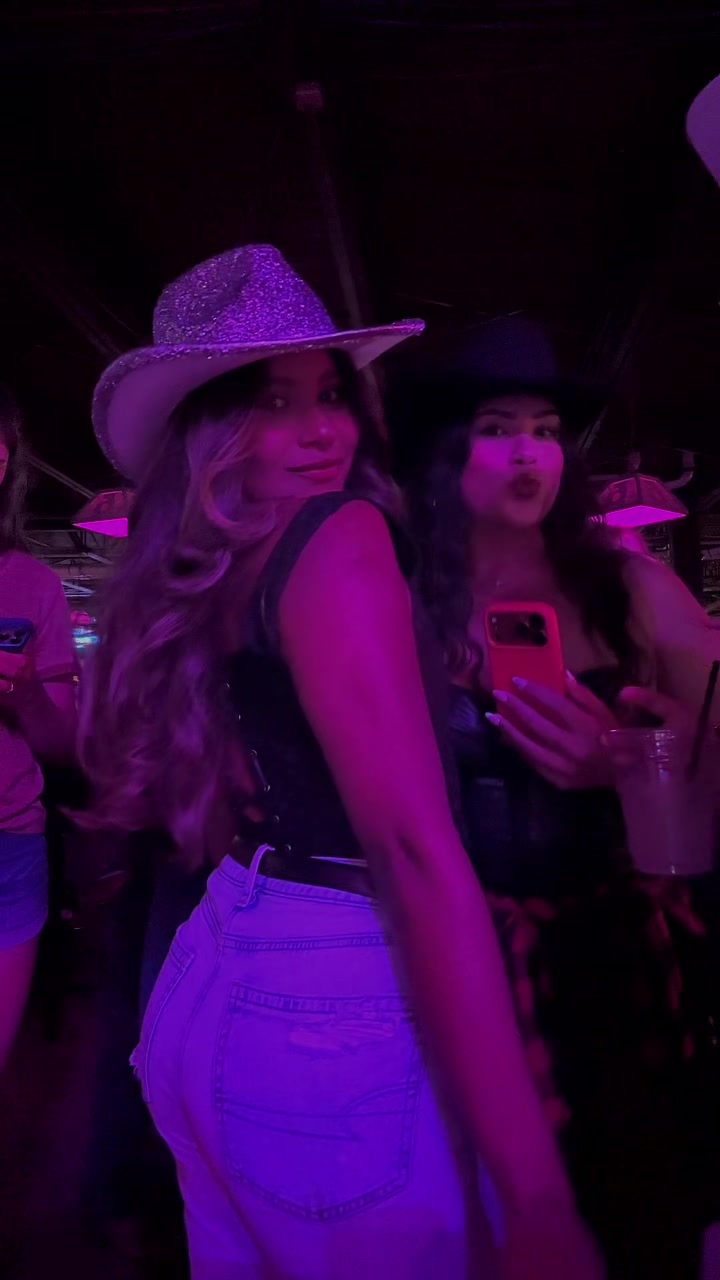 @AyisellQ