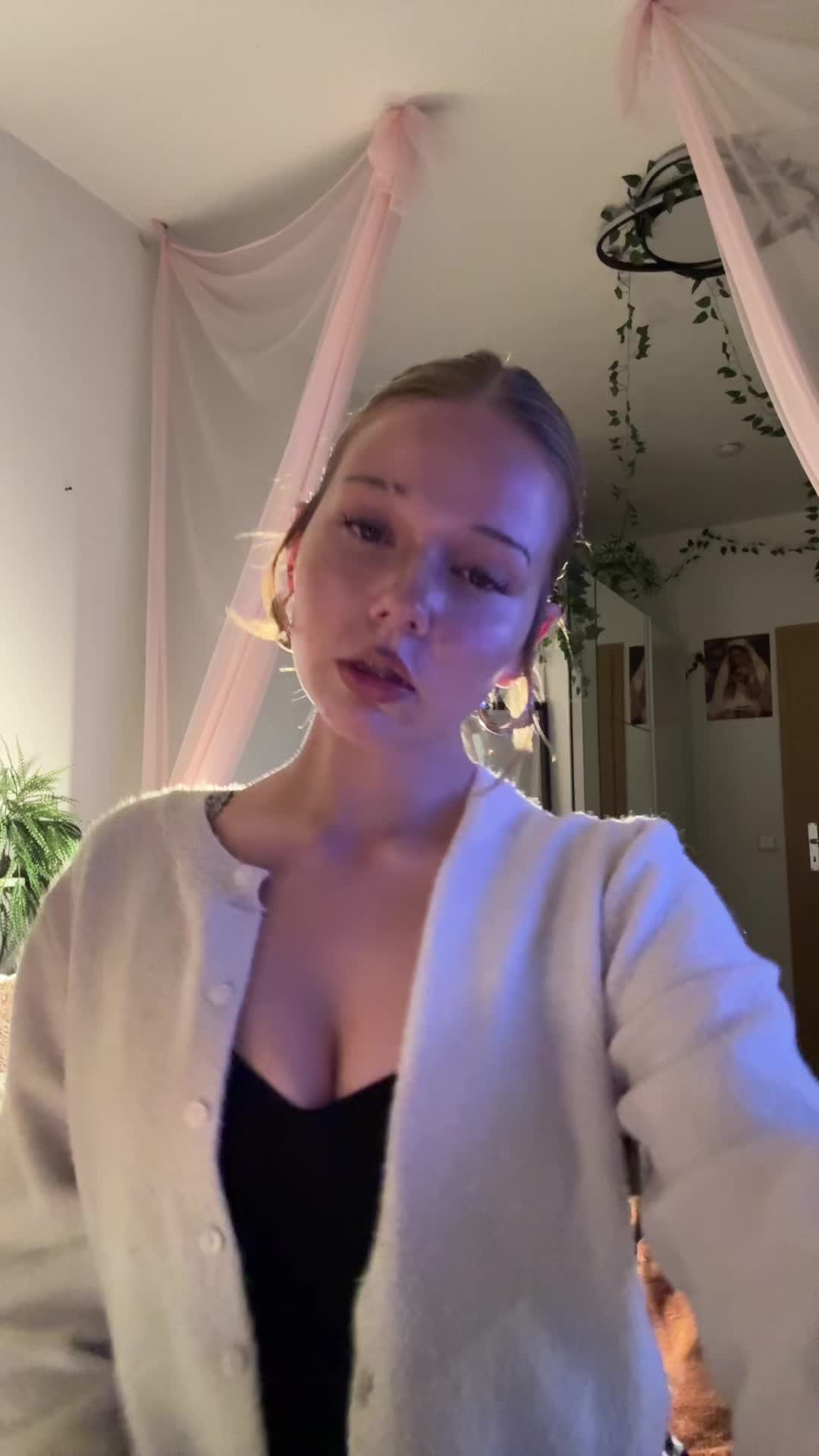 @𝐋𝐞𝐚-𝐞𝐦𝐞𝐥𝐲