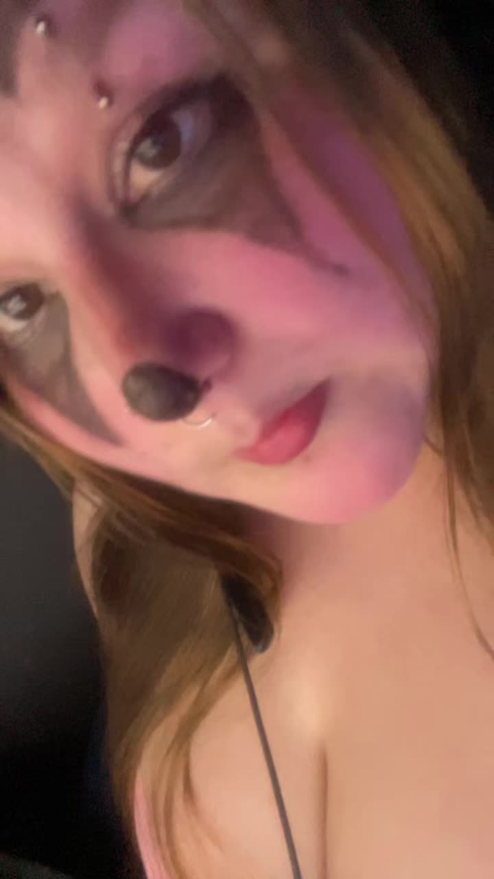 @yourlocalweird_madie01