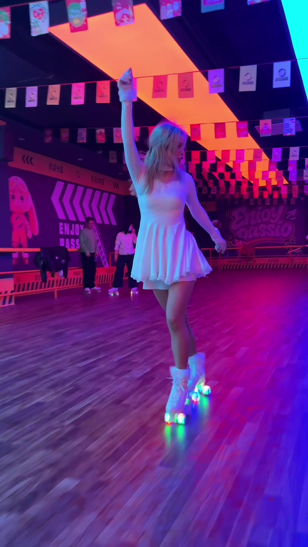 @JajaHoho Rollerskates