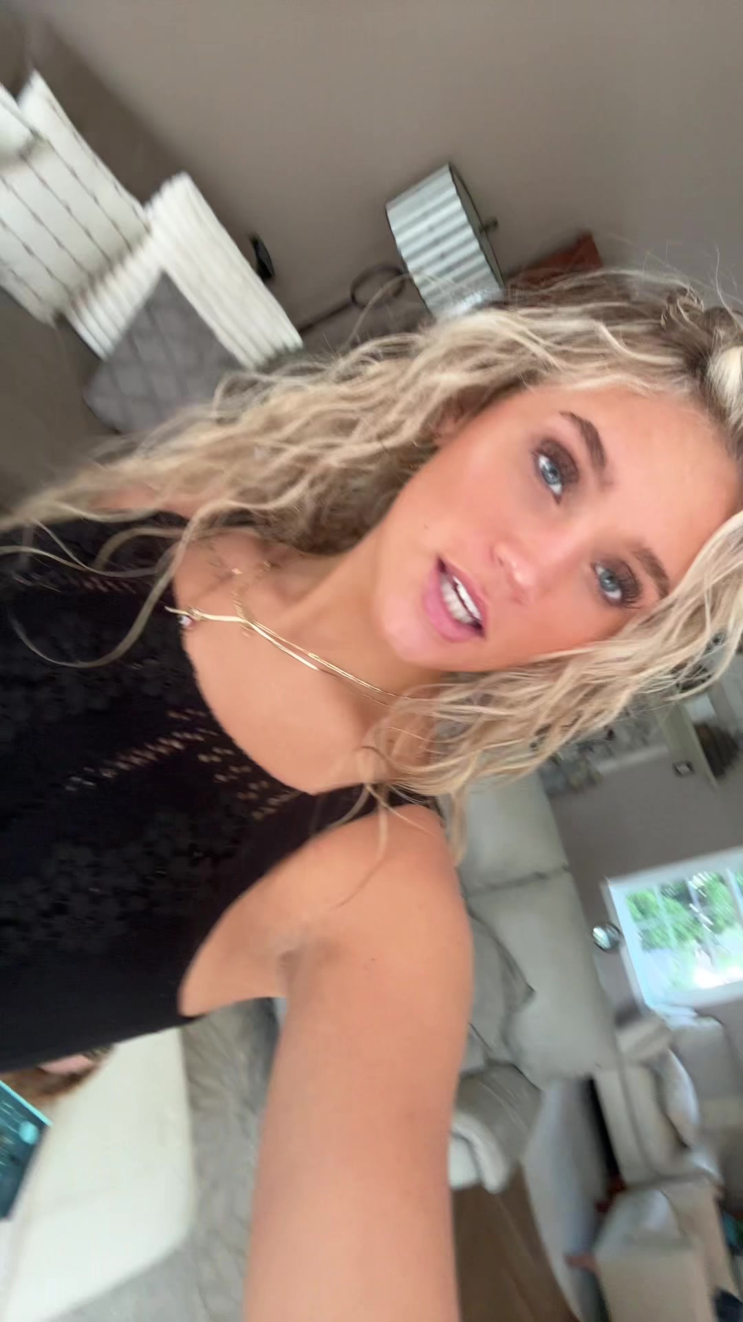 @urjustahoe1