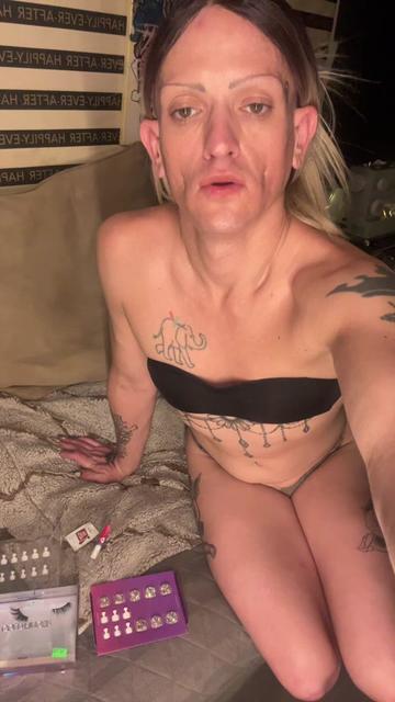 @itstinamonroe