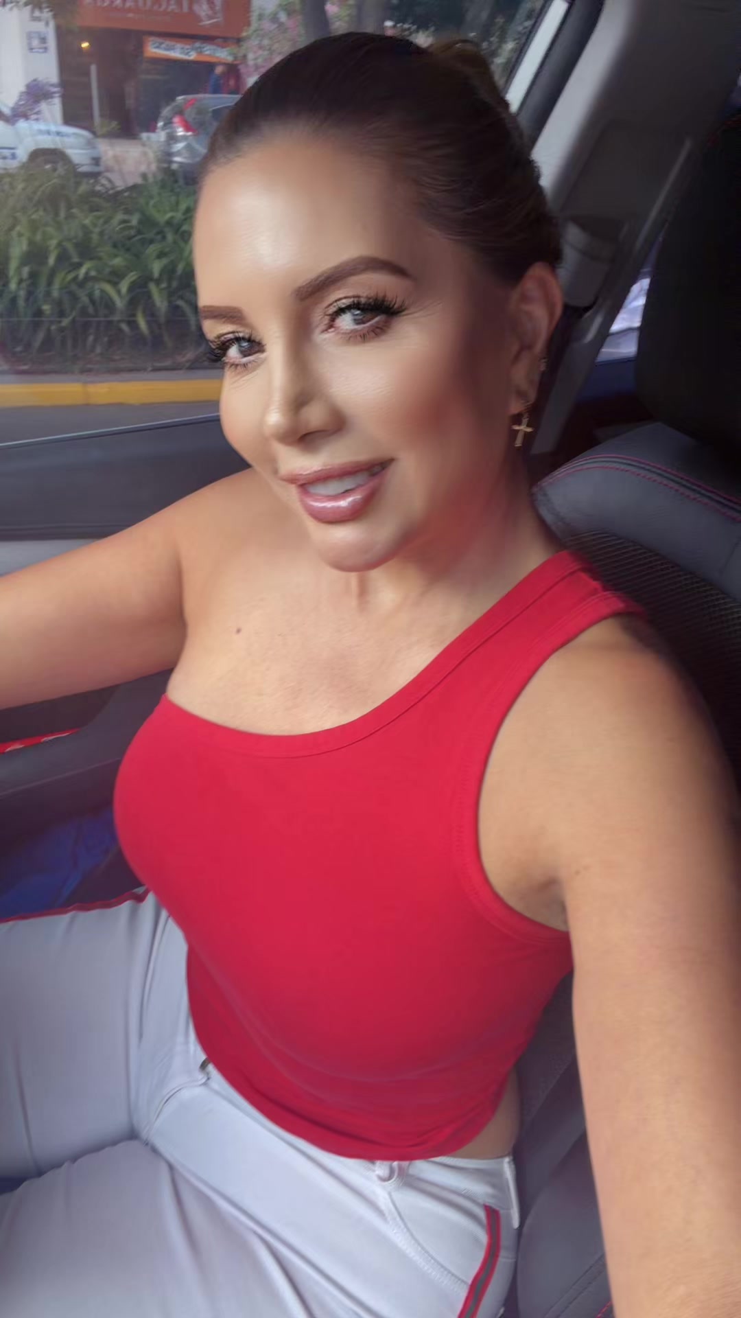 @Anna Karyna
