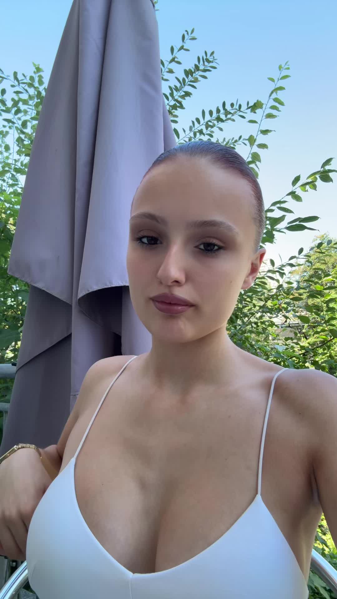 @ahlina
