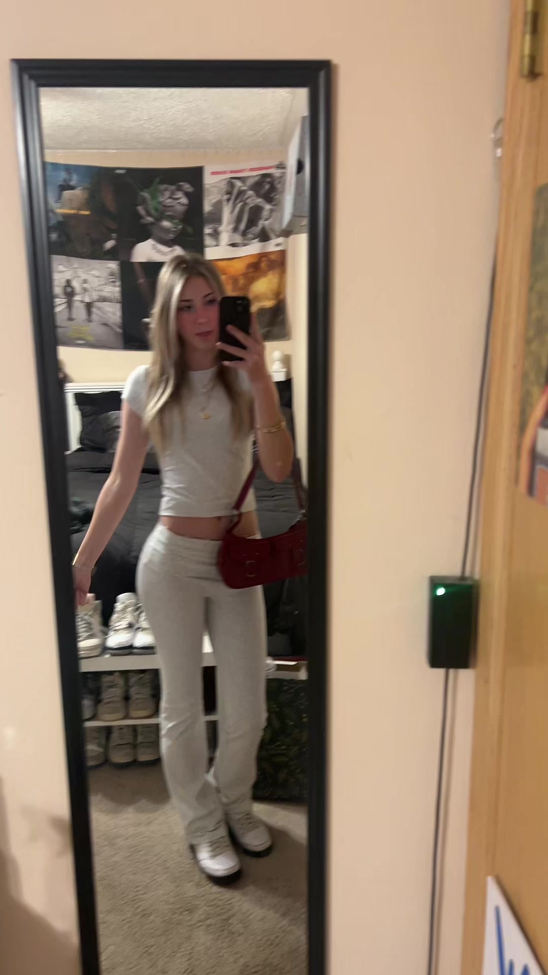 @Macy
