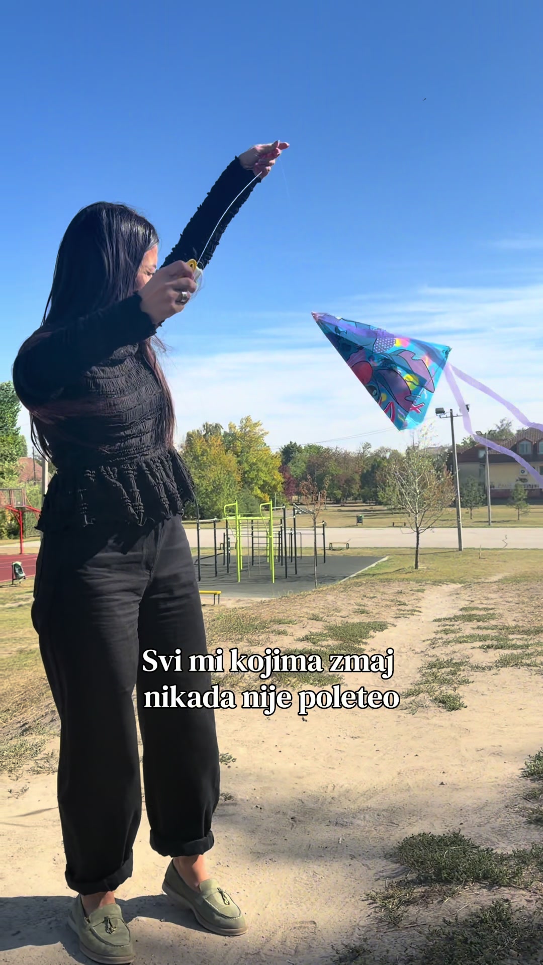 @nikinamama