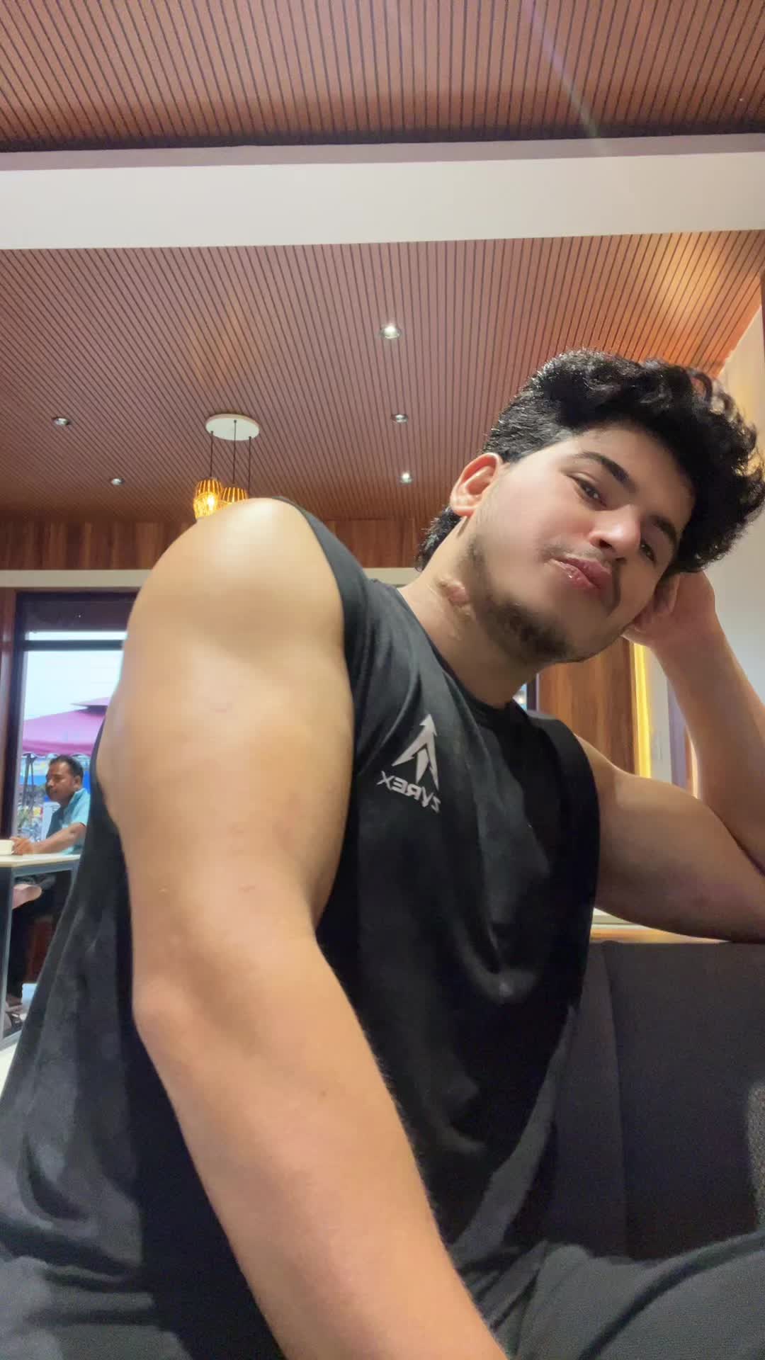 @Being_SUJAN👀