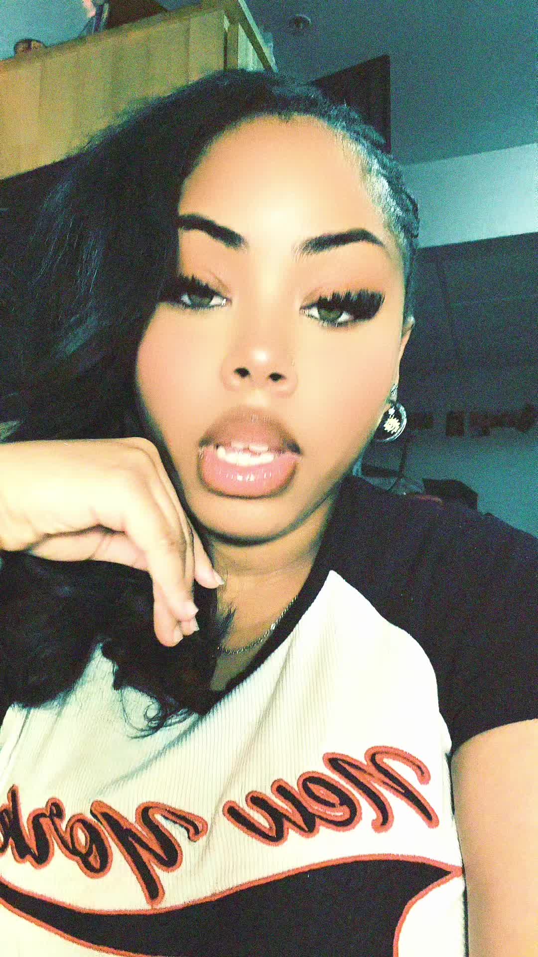 @Lovely.Vee