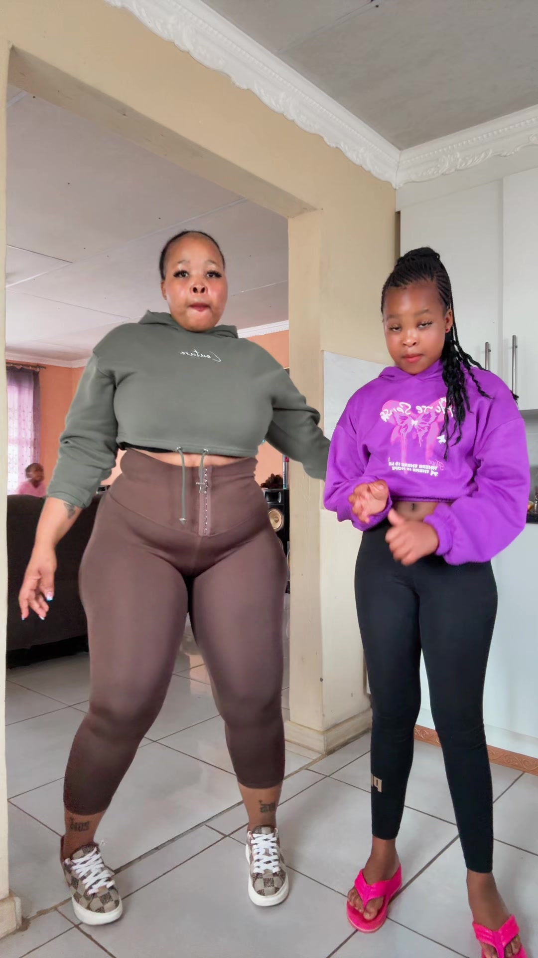 @Curvilicious 🥰F