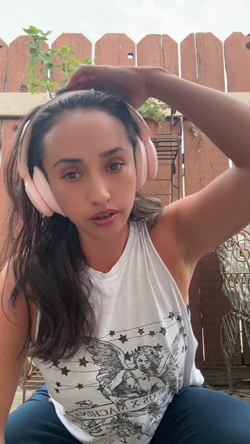 @Marisa B🦄