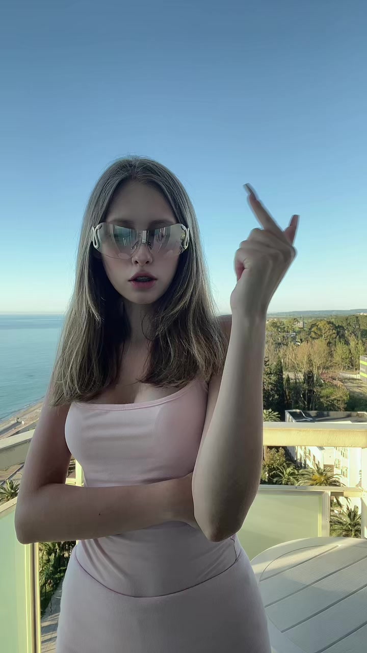 @pohyi