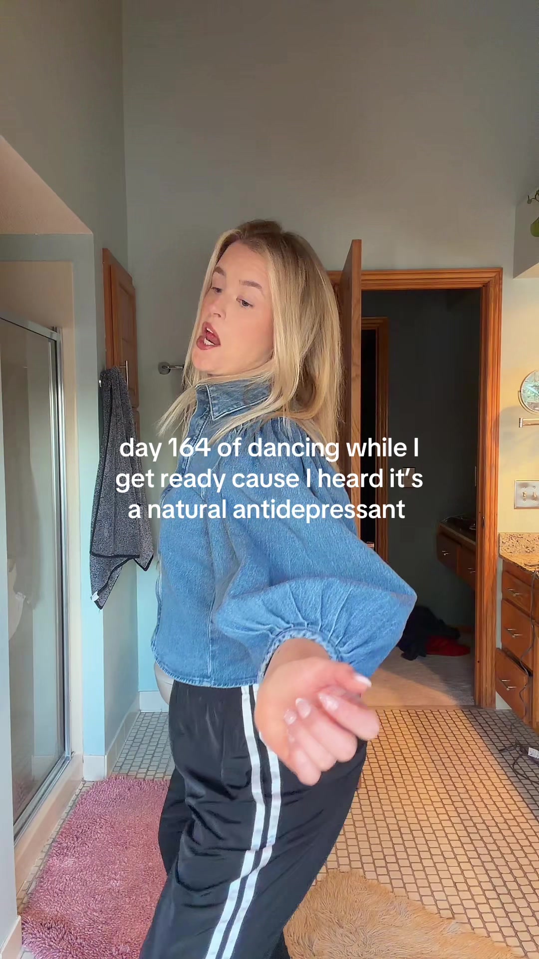 @Sam [ the Bathroom Dancer ]